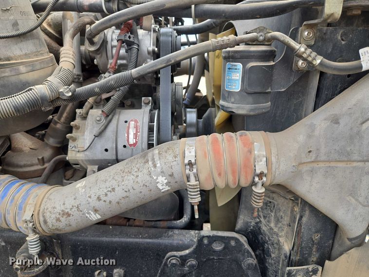 image for item EU3650 2008 Freightliner FLD132 semi truck