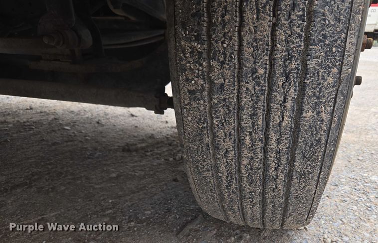 image for item EU3650 2008 Freightliner FLD132 semi truck