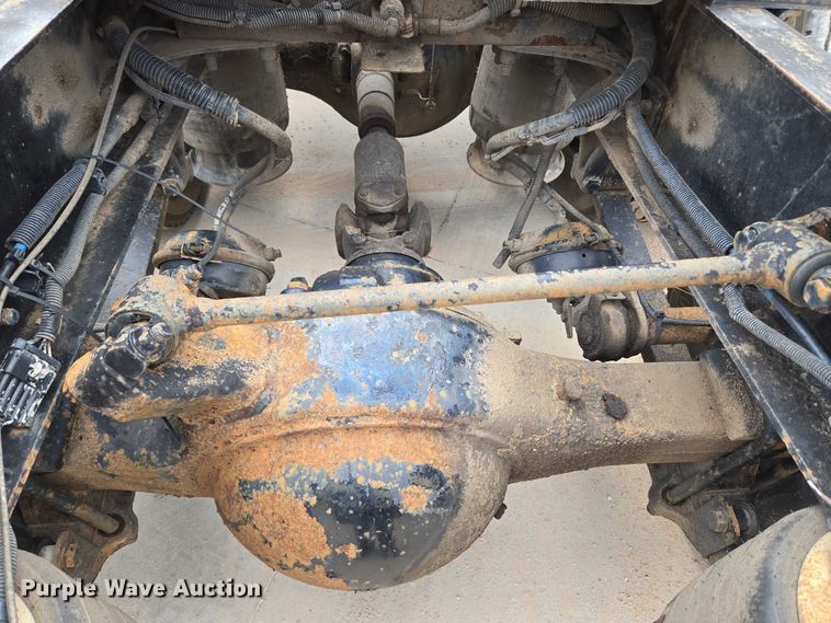 image for item EU3650 2008 Freightliner FLD132 semi truck