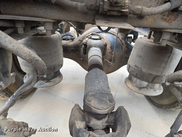 image for item EU3650 2008 Freightliner FLD132 semi truck