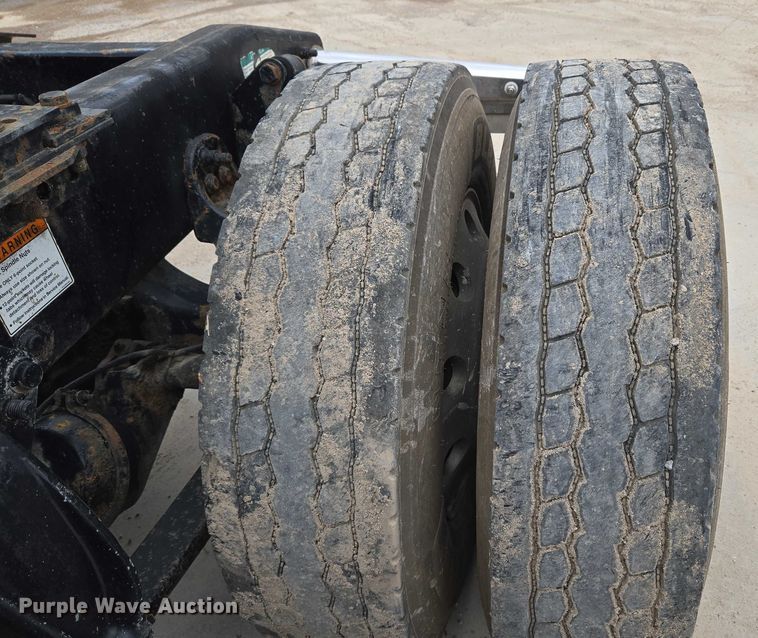 image for item EU3650 2008 Freightliner FLD132 semi truck