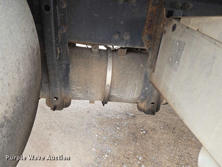 image for item EU3650 2008 Freightliner FLD132 semi truck