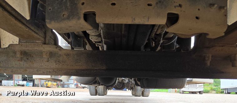 image for item EU3650 2008 Freightliner FLD132 semi truck