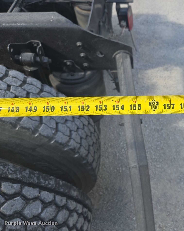 image for item EV1617 2007 Volvo VNL semi truck