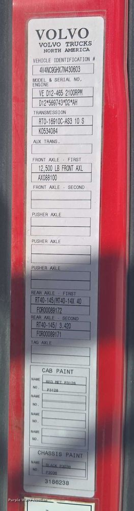 image for item EV1617 2007 Volvo VNL semi truck