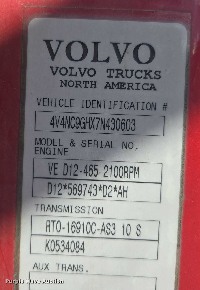image for item EV1617 2007 Volvo VNL semi truck