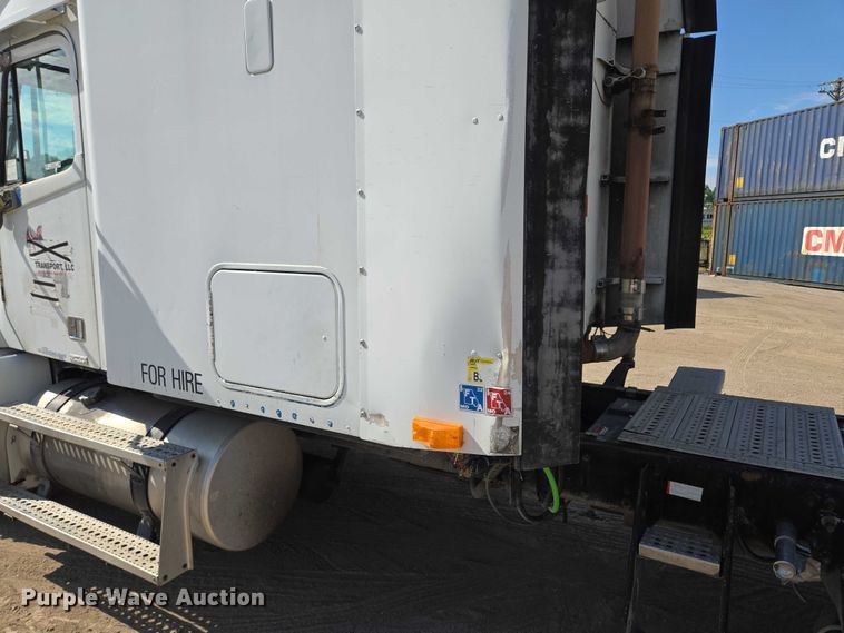 image for item EV1710 1999 Freightliner  Century Class semi truck