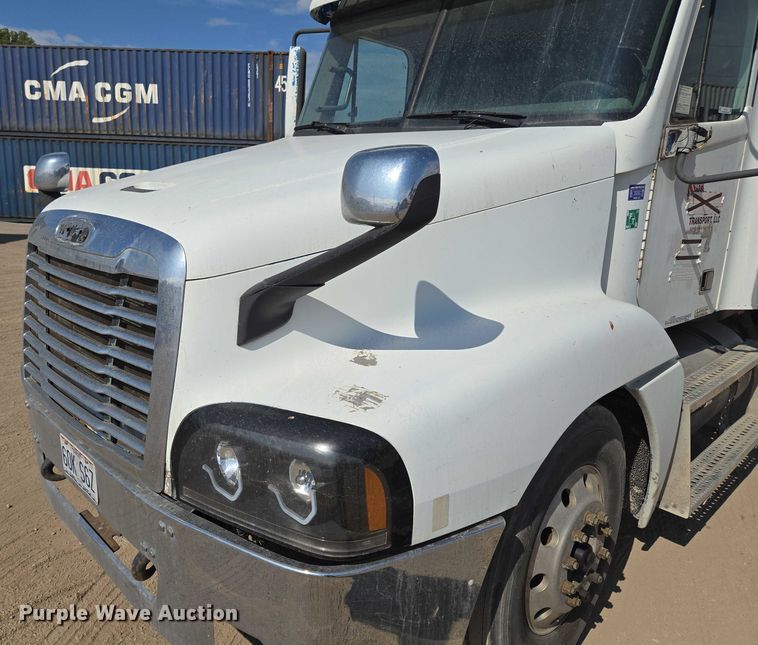 image for item EV1710 1999 Freightliner  Century Class semi truck