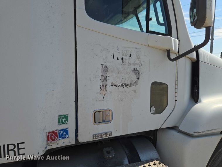 image for item EV1710 1999 Freightliner  Century Class semi truck