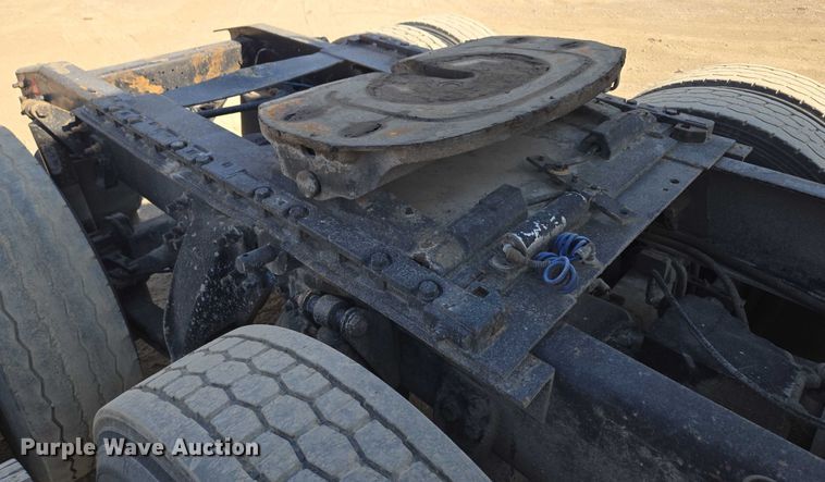 image for item EV1710 1999 Freightliner  Century Class semi truck