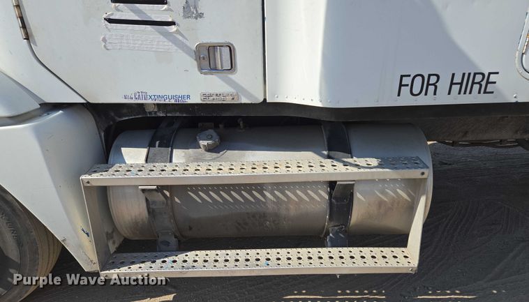 image for item EV1710 1999 Freightliner  Century Class semi truck