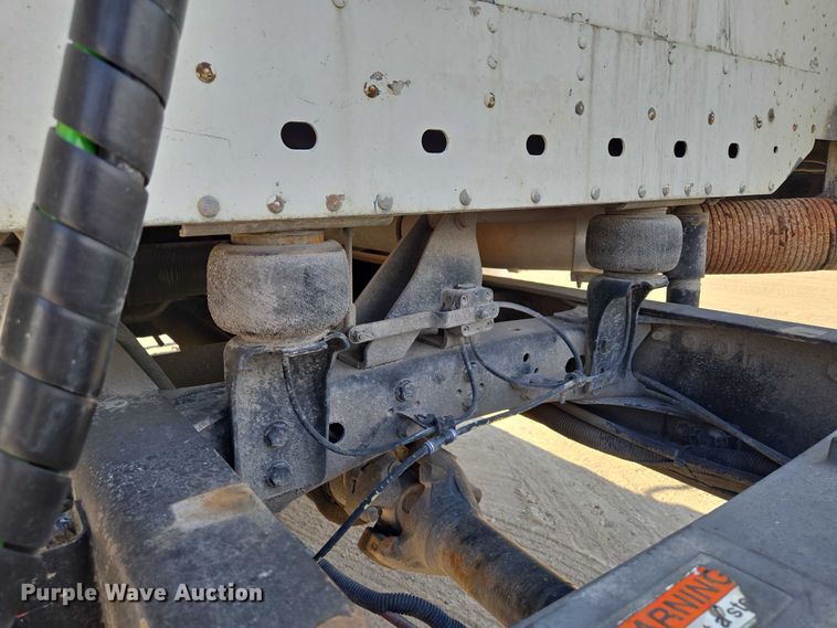 image for item EV1710 1999 Freightliner  Century Class semi truck