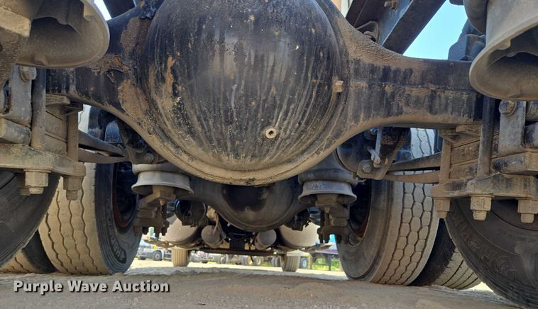 image for item EV1710 1999 Freightliner  Century Class semi truck