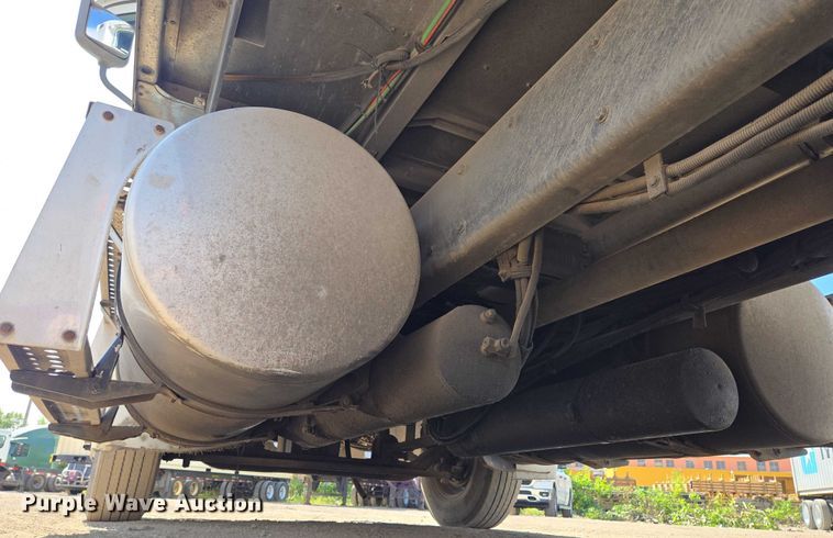 image for item EV1710 1999 Freightliner  Century Class semi truck