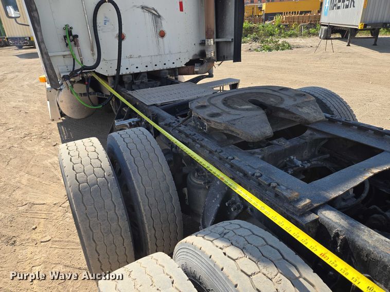 image for item EV1710 1999 Freightliner  Century Class semi truck