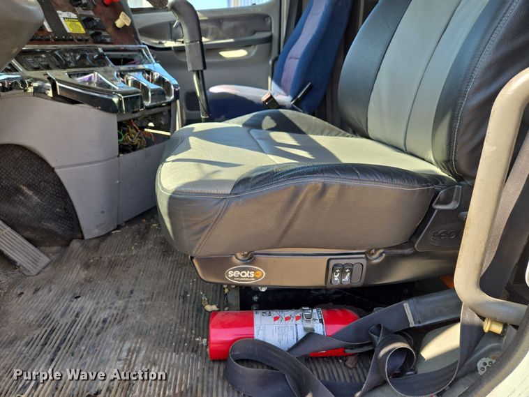 image for item EV1710 1999 Freightliner  Century Class semi truck