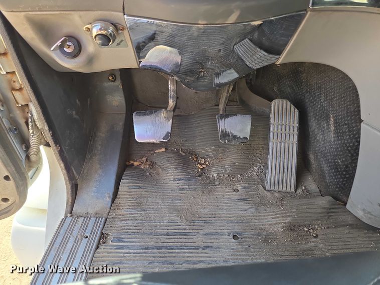 image for item EV1710 1999 Freightliner  Century Class semi truck