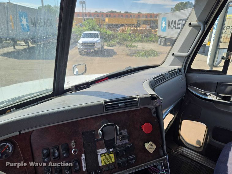 image for item EV1710 1999 Freightliner  Century Class semi truck