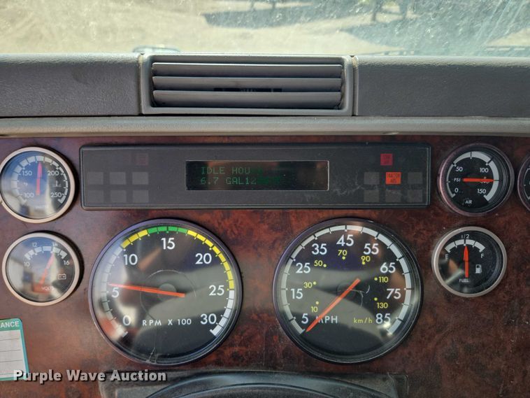 image for item EV1710 1999 Freightliner  Century Class semi truck