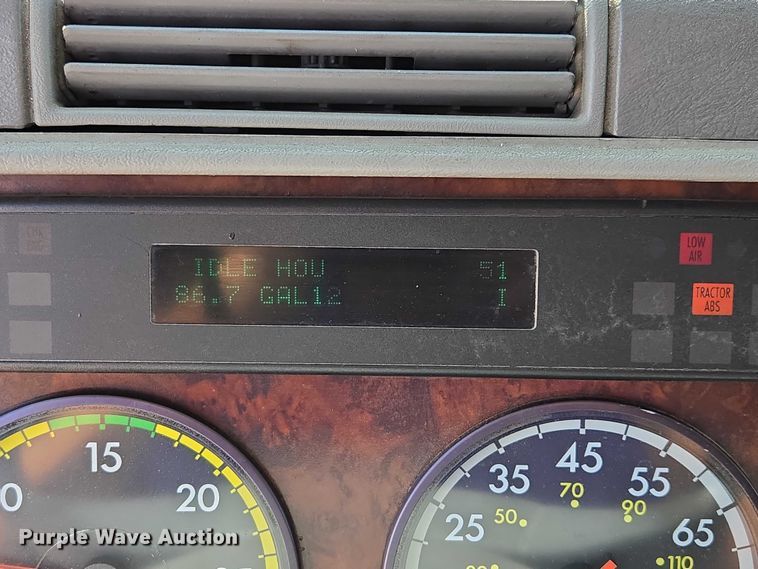 image for item EV1710 1999 Freightliner  Century Class semi truck