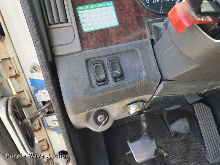 image for item EV1710 1999 Freightliner  Century Class semi truck