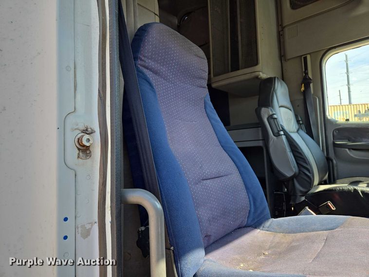 image for item EV1710 1999 Freightliner  Century Class semi truck