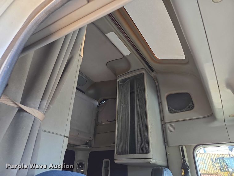 image for item EV1710 1999 Freightliner  Century Class semi truck