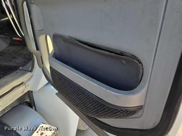 image for item EV1710 1999 Freightliner  Century Class semi truck