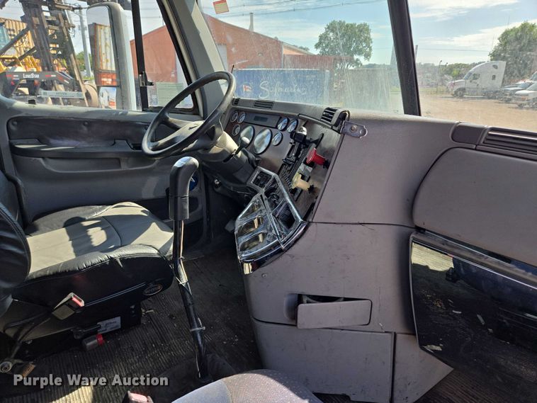 image for item EV1710 1999 Freightliner  Century Class semi truck