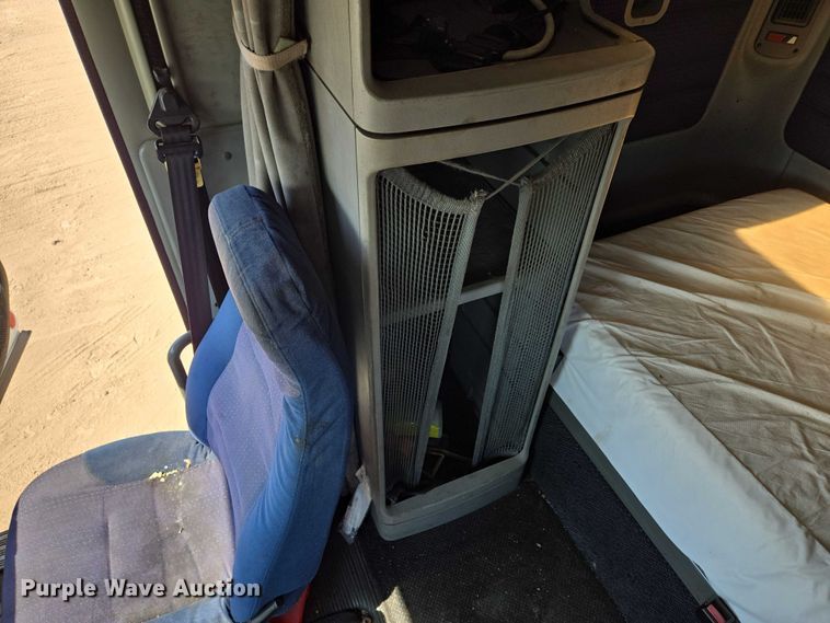 image for item EV1710 1999 Freightliner  Century Class semi truck