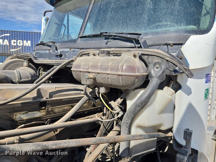 image for item EV1710 1999 Freightliner  Century Class semi truck