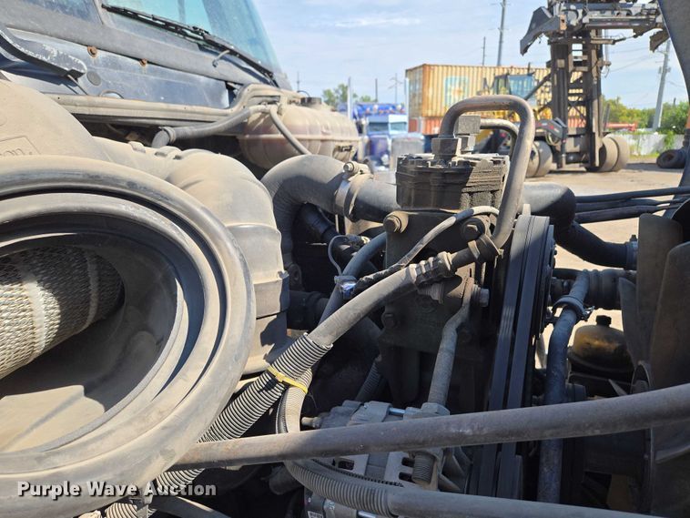 image for item EV1710 1999 Freightliner  Century Class semi truck