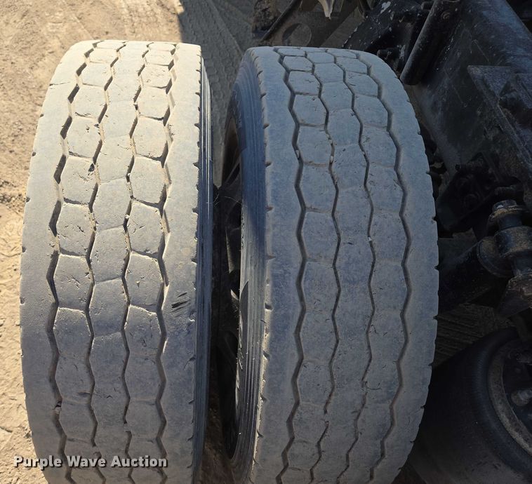 image for item EV1710 1999 Freightliner  Century Class semi truck