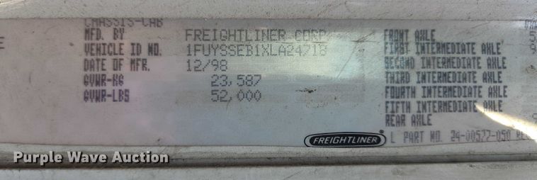 image for item EV1710 1999 Freightliner  Century Class semi truck