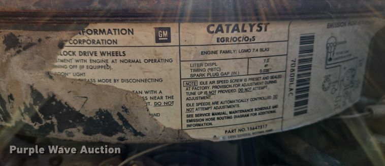 image for item EV1719 1990 GMC Top Kick C7000 truck cab and chassis