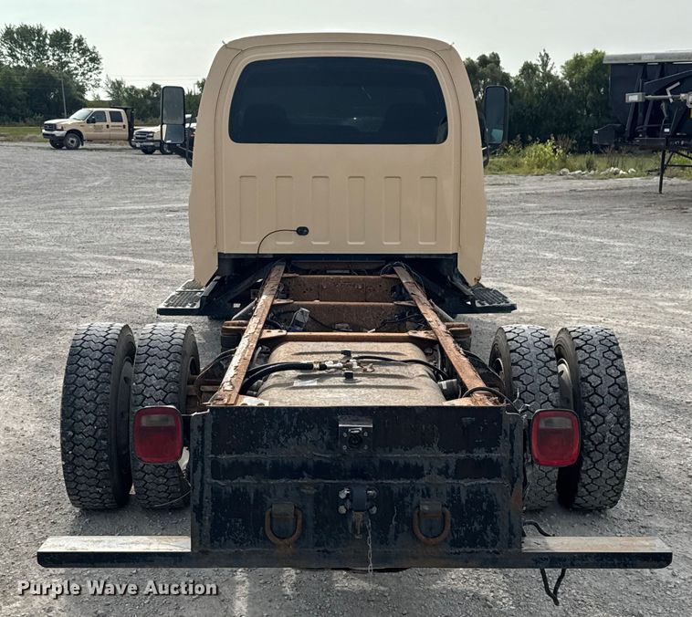 image for item EV1748 2004 Chevrolet C4500 Crew Cab truck cab and chassis