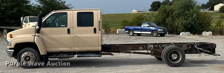 image for item EV1748 2004 Chevrolet C4500 Crew Cab truck cab and chassis
