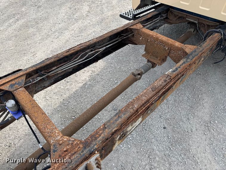 image for item EV1748 2004 Chevrolet C4500 Crew Cab truck cab and chassis