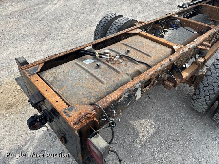 image for item EV1748 2004 Chevrolet C4500 Crew Cab truck cab and chassis