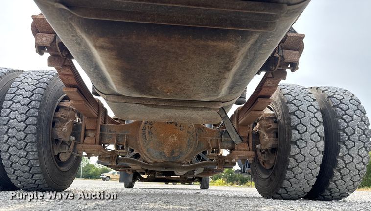 image for item EV1748 2004 Chevrolet C4500 Crew Cab truck cab and chassis