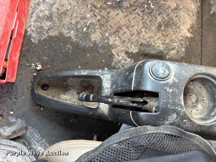 image for item EV1748 2004 Chevrolet C4500 Crew Cab truck cab and chassis