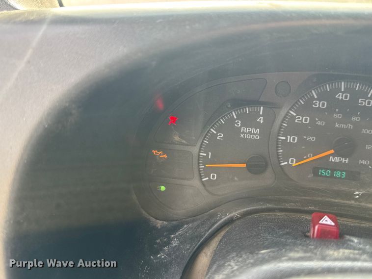 image for item EV1748 2004 Chevrolet C4500 Crew Cab truck cab and chassis