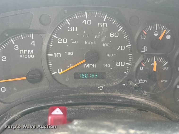 image for item EV1748 2004 Chevrolet C4500 Crew Cab truck cab and chassis