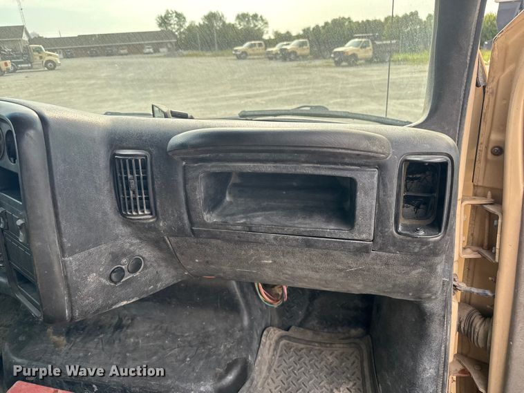 image for item EV1748 2004 Chevrolet C4500 Crew Cab truck cab and chassis