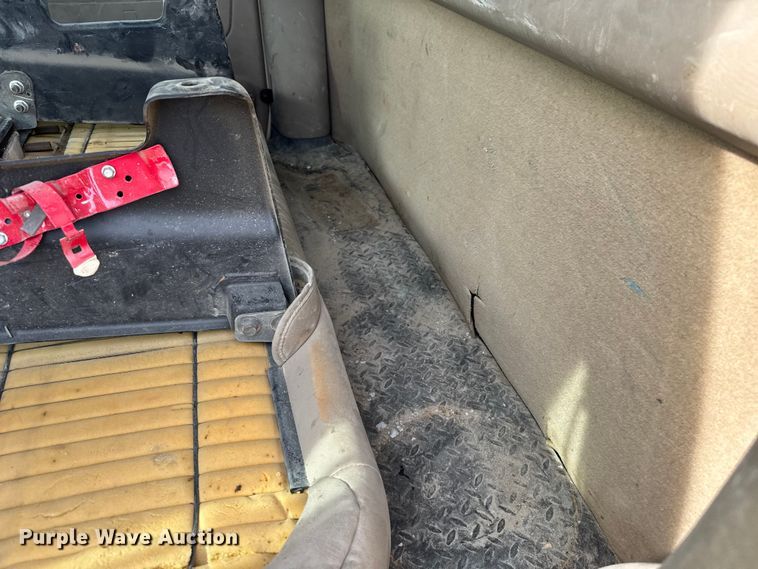 image for item EV1748 2004 Chevrolet C4500 Crew Cab truck cab and chassis