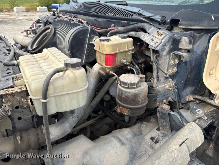 image for item EV1748 2004 Chevrolet C4500 Crew Cab truck cab and chassis