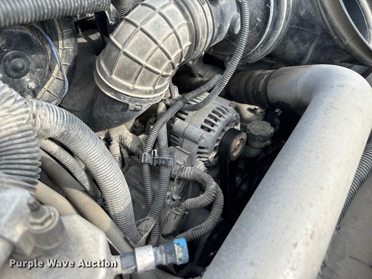 image for item EV1748 2004 Chevrolet C4500 Crew Cab truck cab and chassis