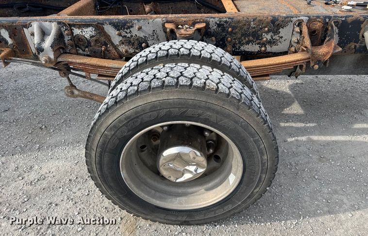 image for item EV1748 2004 Chevrolet C4500 Crew Cab truck cab and chassis