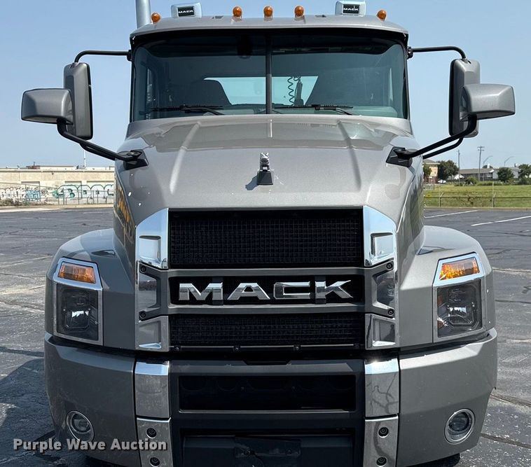 CAMIóN 2023 MACK
