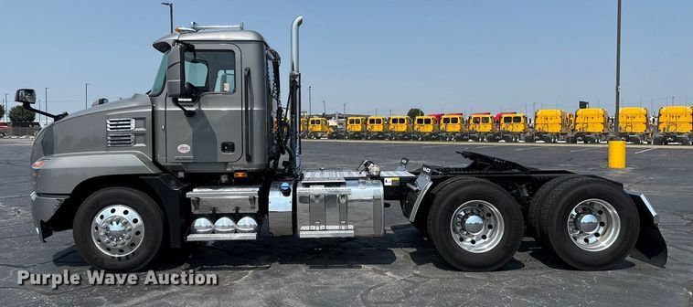 image for item GH9312 2023 Mack Anthem AN64T semi truck